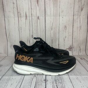 Hoka One One Clifton 9 Women’s Running Shoes Black Gold  size 10B